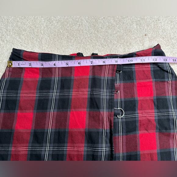 Red and Black Plaid Skirt - Picture 9 of 9